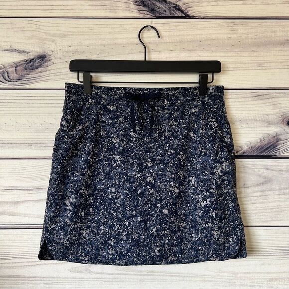 Athleta Navy Blue Patterned Athletic Skirt with Built in Shorts - Picture 2 of 10